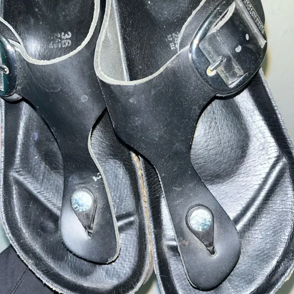 Birkenstock Gizeh Black Leather Sandals - Picture 2 of 7